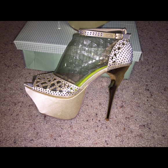 So sexy heels  size 7 new.  Celeste brand - Picture 2 of 3