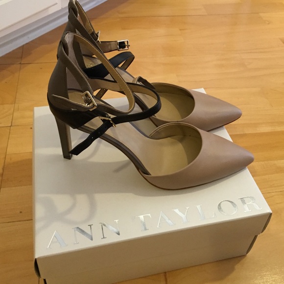 Brand New Ann Taylor Evelyn Color block heels