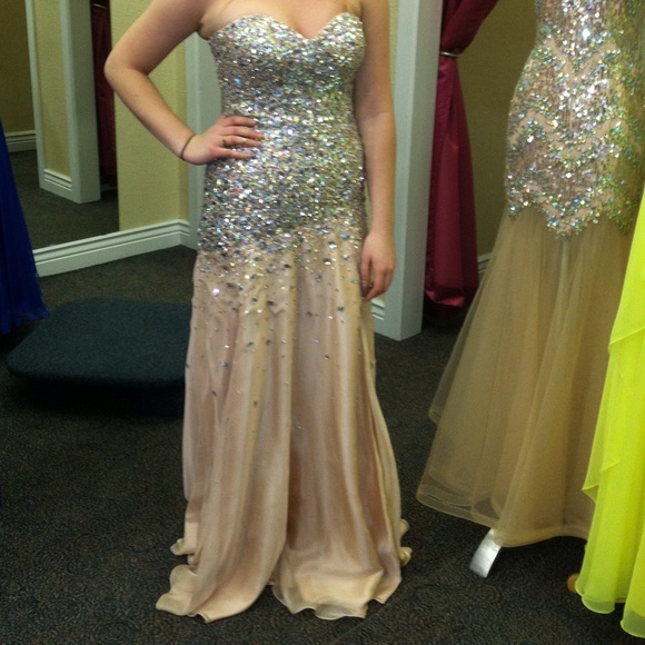 Prom Dress - Picture 2 of 4