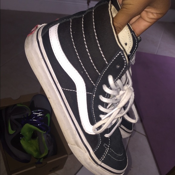 Vans - Picture 2 of 2