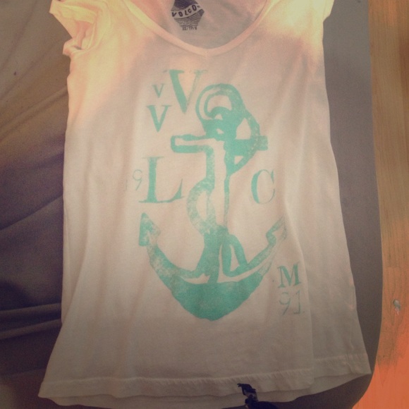 Volcom tshirt