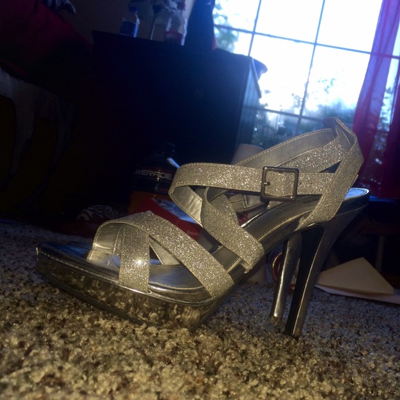 Heels - Picture 1 of 3