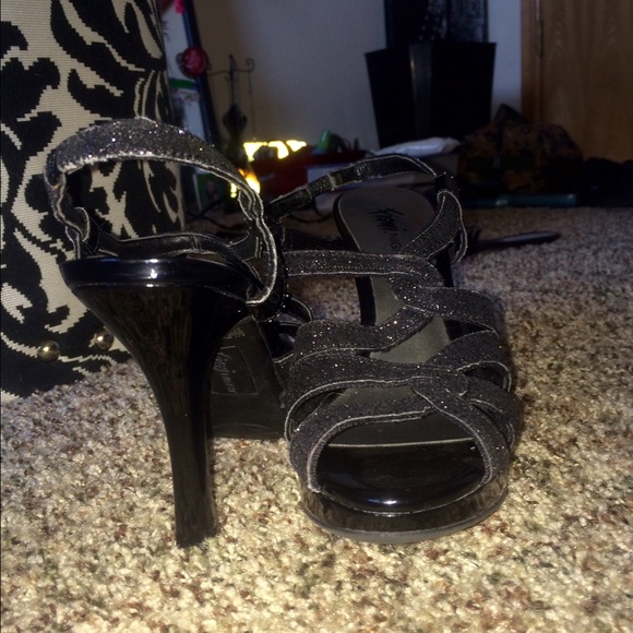 Heels - Picture 1 of 3