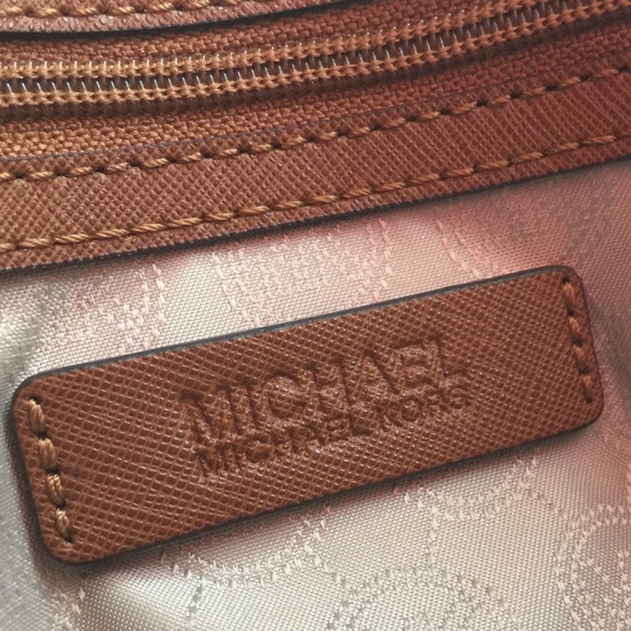 Michael Kor's Purse - Picture 4 of 4