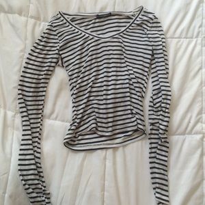 Brandy Melville cropped long sleeve