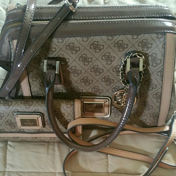 Guess handbag and wallet