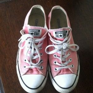 Coral pink converse
