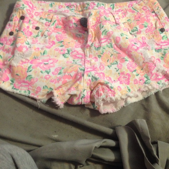 Flower print shorts