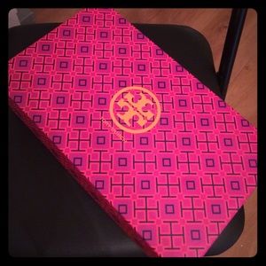 tory burch shoes box