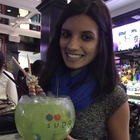 Meet your Posher, Shimoli - Picture 1 of 1