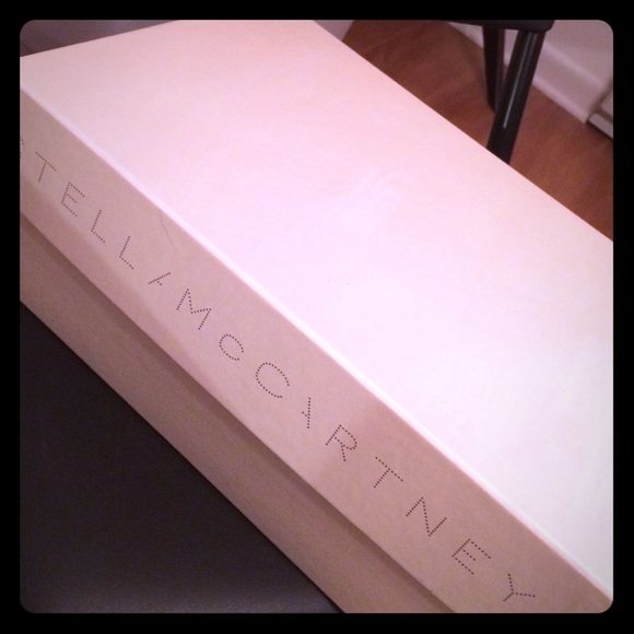 Stella Mc Cartney shoes box