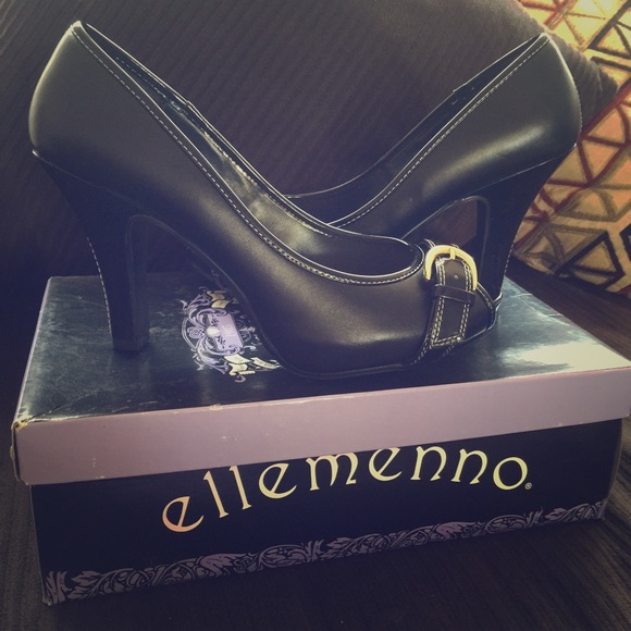 Ellemenno black heels