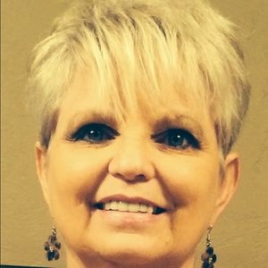 Meet your Posher, Deborah