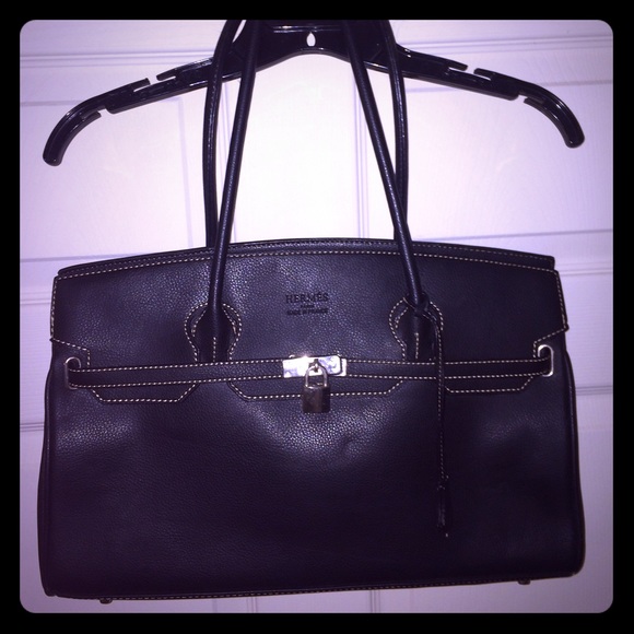 Black shoulder bag