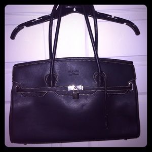 Black shoulder bag