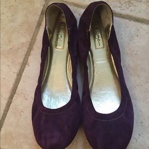 Halogen size 8 1/2 flats.
