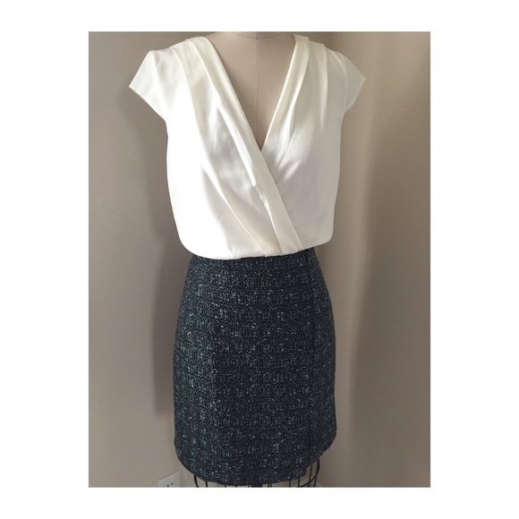 Ann Taylor Dresses & Skirts - Ann Taylor dress beautiful dress size 2