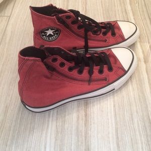 Maroon hightop converse (never worn)