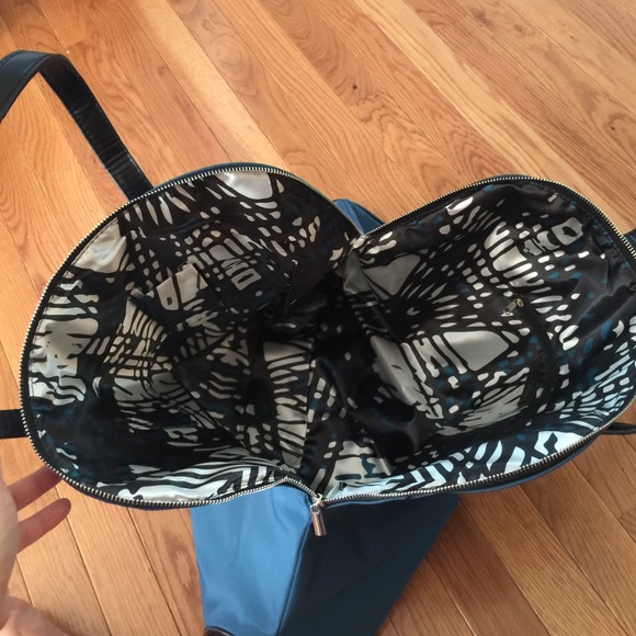 Weekend bag - Picture 2 of 2