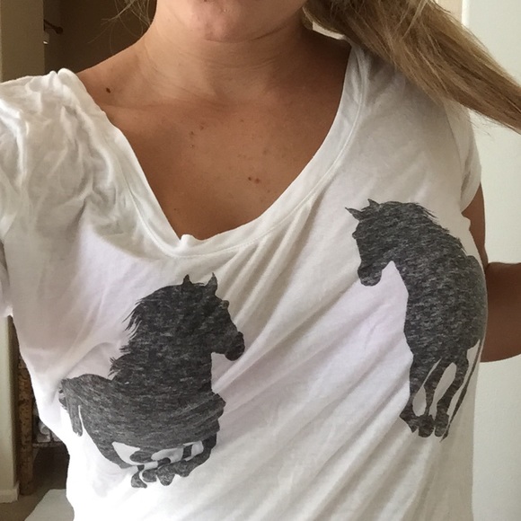 Horse t