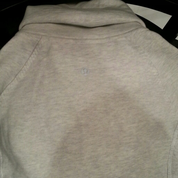 ×SOLD× Lululemon Ruched Neckline Cuddle Up Zip Up - Picture 4 of 4