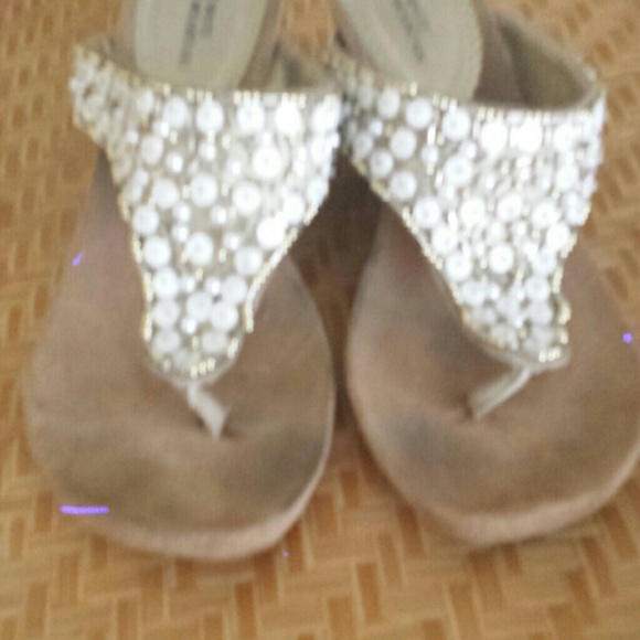 Reduced ......Wedge flip flops - Picture 3 of 3