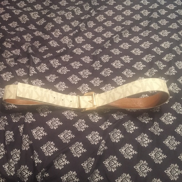 MICHAEL KORS White Monogram Belt w/ Gold Buckle