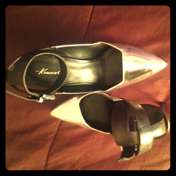 Kenneth Cole - Picture 1 of 4