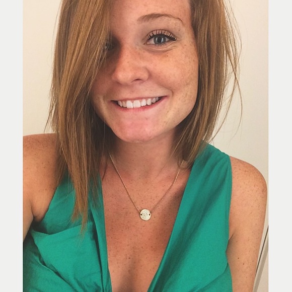 Meet your Posher, Claire
