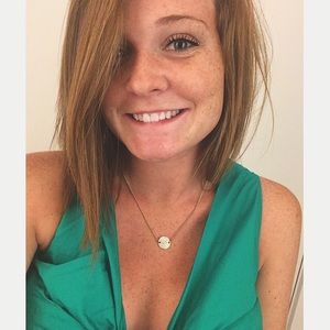 Meet your Posher, Claire