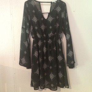 Great long shirt to wear with leggings.