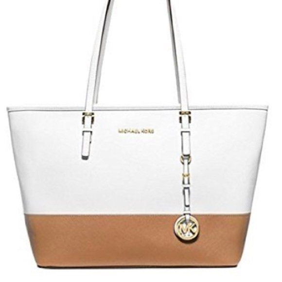 Michael Kors Handbags - ✨MICHAEL KORS tote SALE TODAY ONLY✨