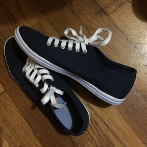 Navy nautica sneakers