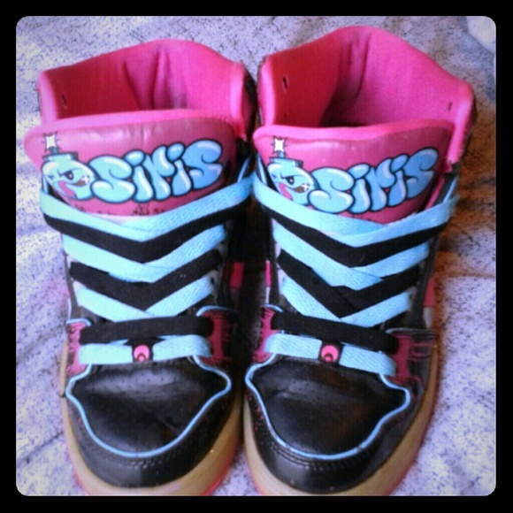 Osiris skateing shoes pink and blue