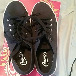 BRAND NEW, NEVER BEEN WORN! Navy Candie's shoes.