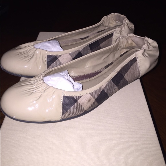 🚫SOLD🚫Authentic Burberry Check Flats - Picture 2 of 4