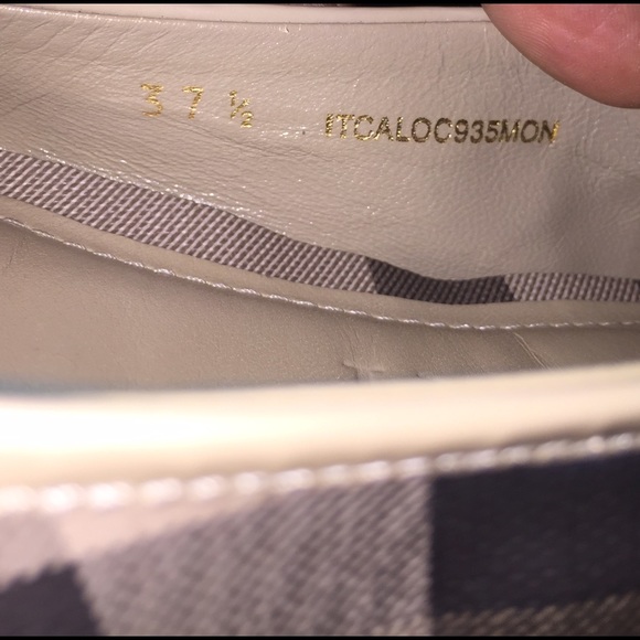 🚫SOLD🚫Authentic Burberry Check Flats - Picture 4 of 4