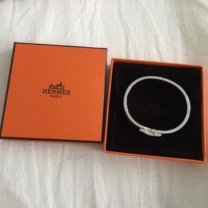 Classic Hermes bracelet