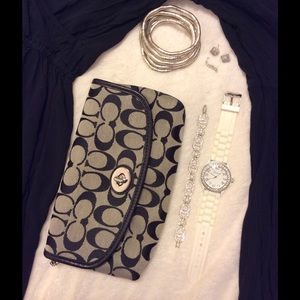 Coach Park Signature Flip Turnlock Large Wristlet