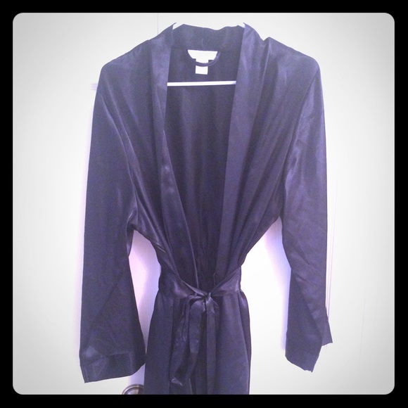 Morgan Taylor Silk Like Robe