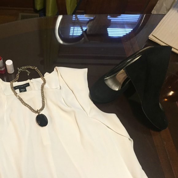 Black Dexter Wedges, size 6 1/2 Wide.