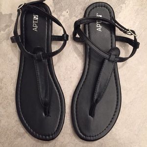 ❣PRICE DROP Apt. 9 Women's T-Strap Flip-Flops