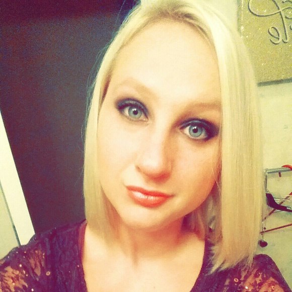 Meet your Posher, Ashlee - Picture 1 of 1