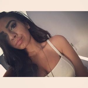 Meet your Posher, Dina