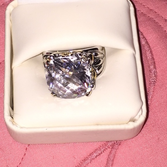 ❤️❤️💍Ginormous ring💍❤️❤️