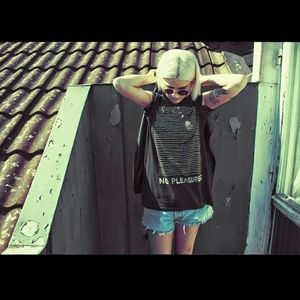 UNIF Clothing 'NO PLEASURES" Sleeveless Tee