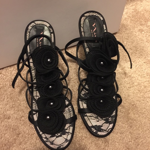 Sandals - Picture 1 of 3