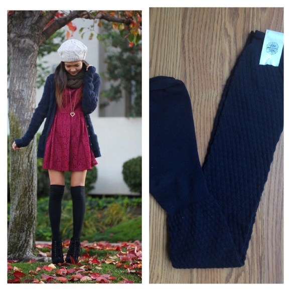 Free People Accessories - 🎉HP🎉 NWT Free People navy knee hi socks