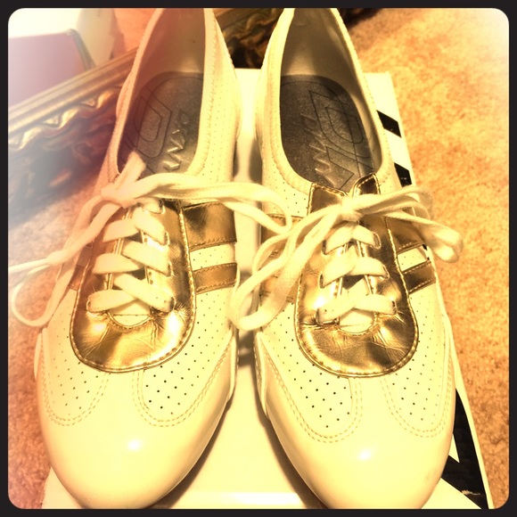 DKNY Sneakers