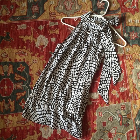 SOLD - White House Black Market Sleeveless Top!